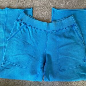 Free people, movement, turquoise blue cropped sweatpants